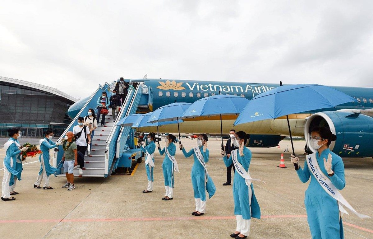 越航试点迎接外国游客赴越南旅游的首个航班
